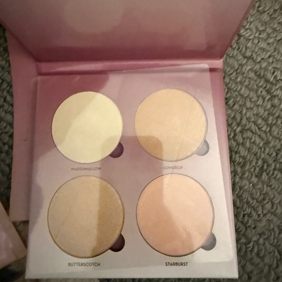 Anastasia Beverly Hills Sugar Glow Kit - Soft Pink and Purple - Picture 2 of 2